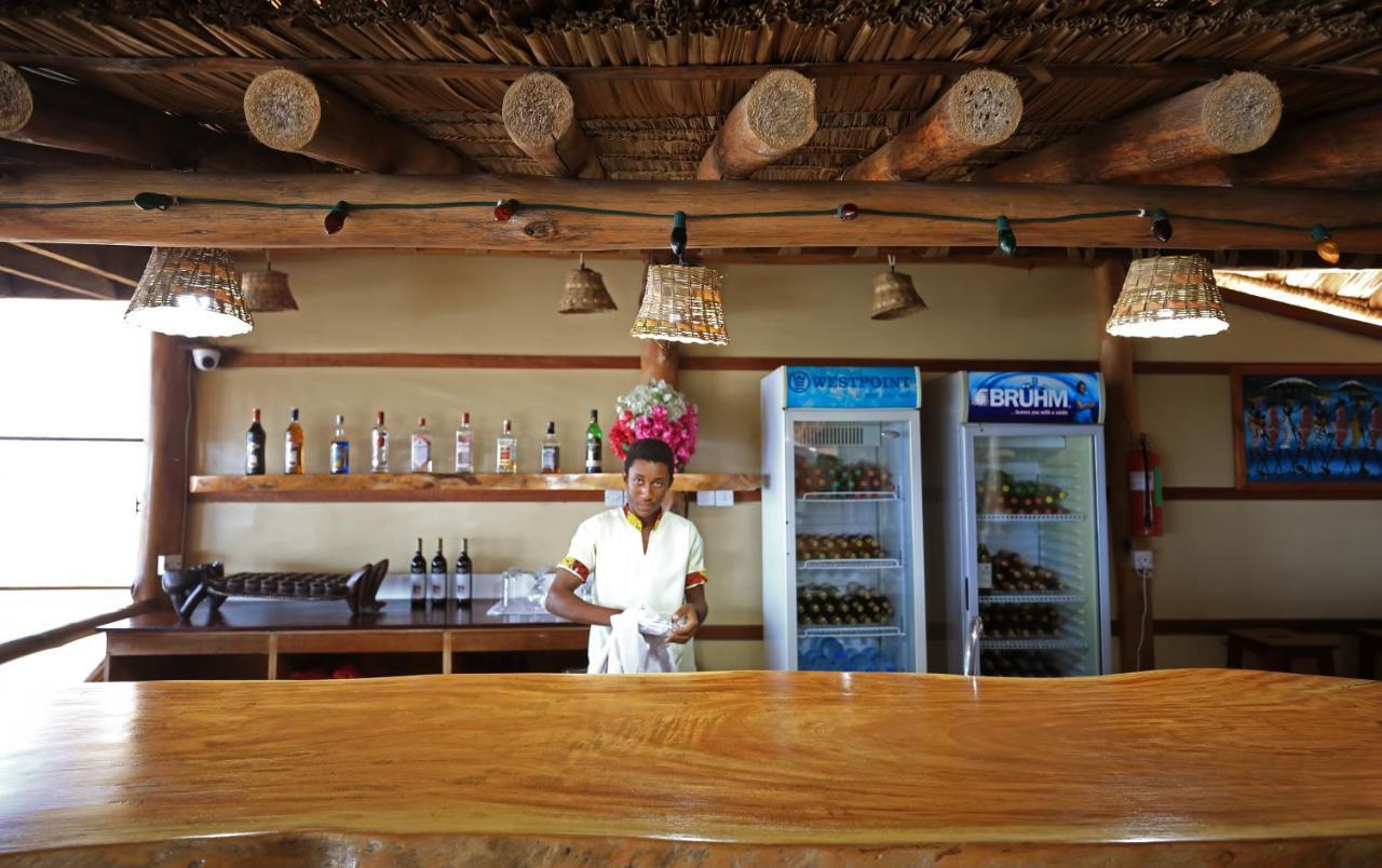 Barry'S Beach Resort Mkwaja Buitenkant foto